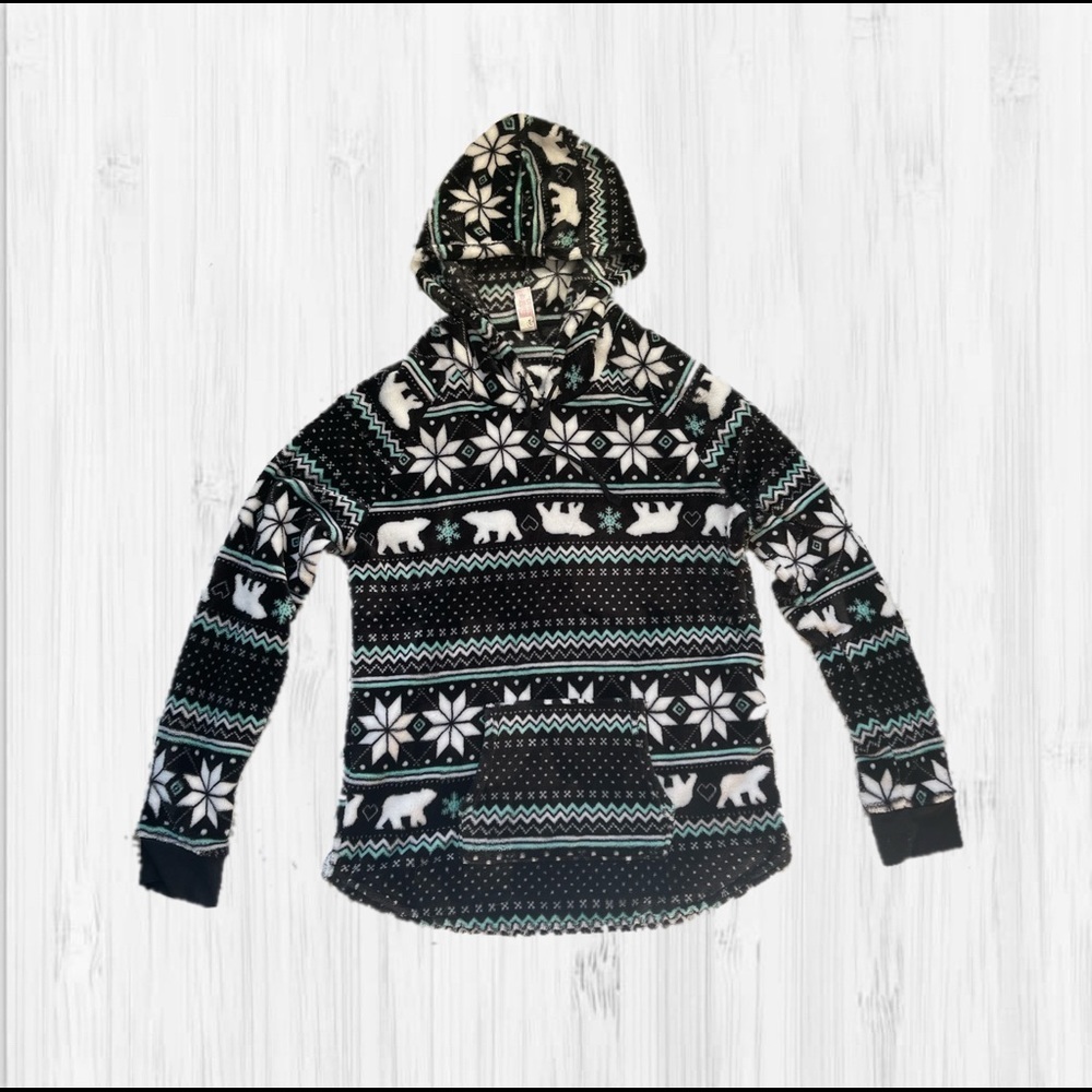 Women’s Winter Christmas No Boundaries Fuzzy Patterned Hoodie